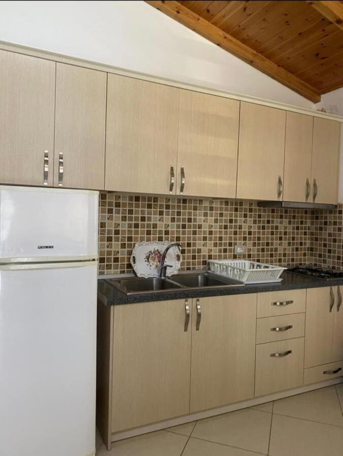 Apartmet Dritan Belulaj Apartamento Orikum Exterior foto