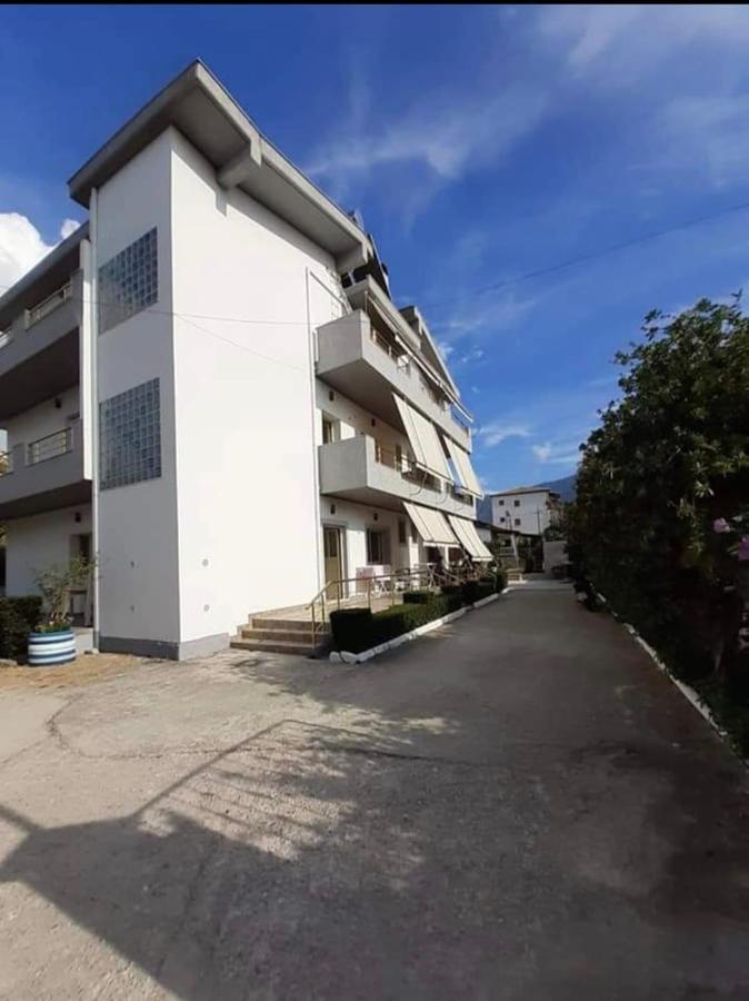 Apartmet Dritan Belulaj Apartamento Orikum Exterior foto