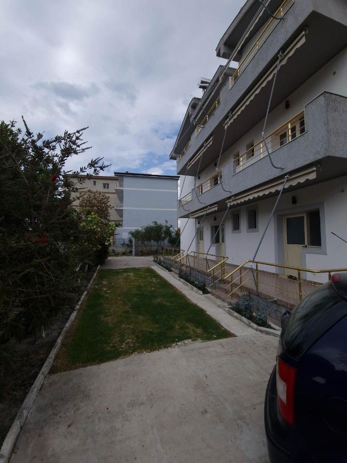 Apartmet Dritan Belulaj Apartamento Orikum Exterior foto